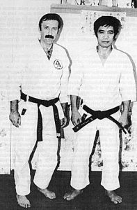 avec_le_maître_Kanazawa_Hirokazu_(karate